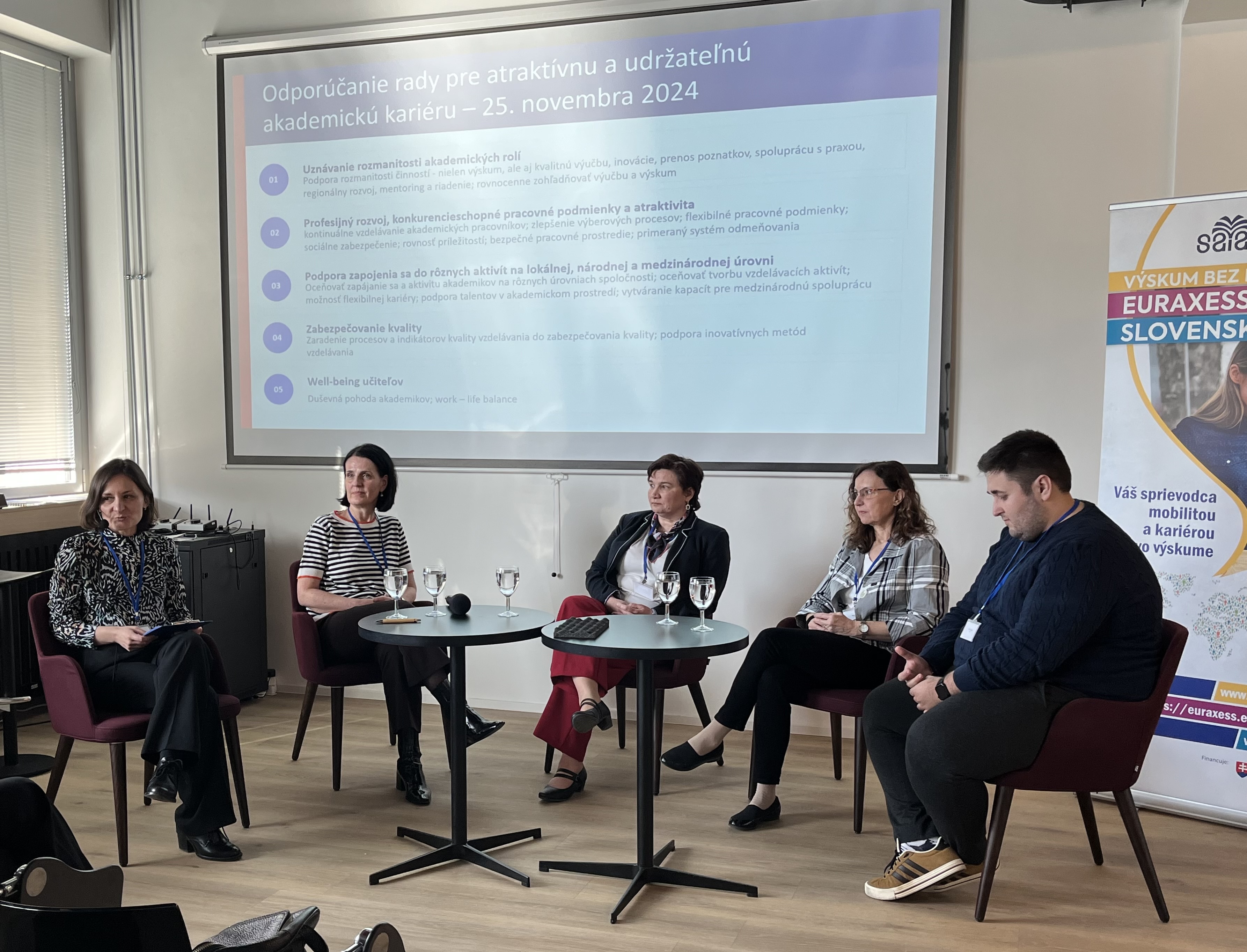 Doktorandské školy: ako môžu pomôcť rozvíjať zručnosti pre kariéru naprieč sektormi?