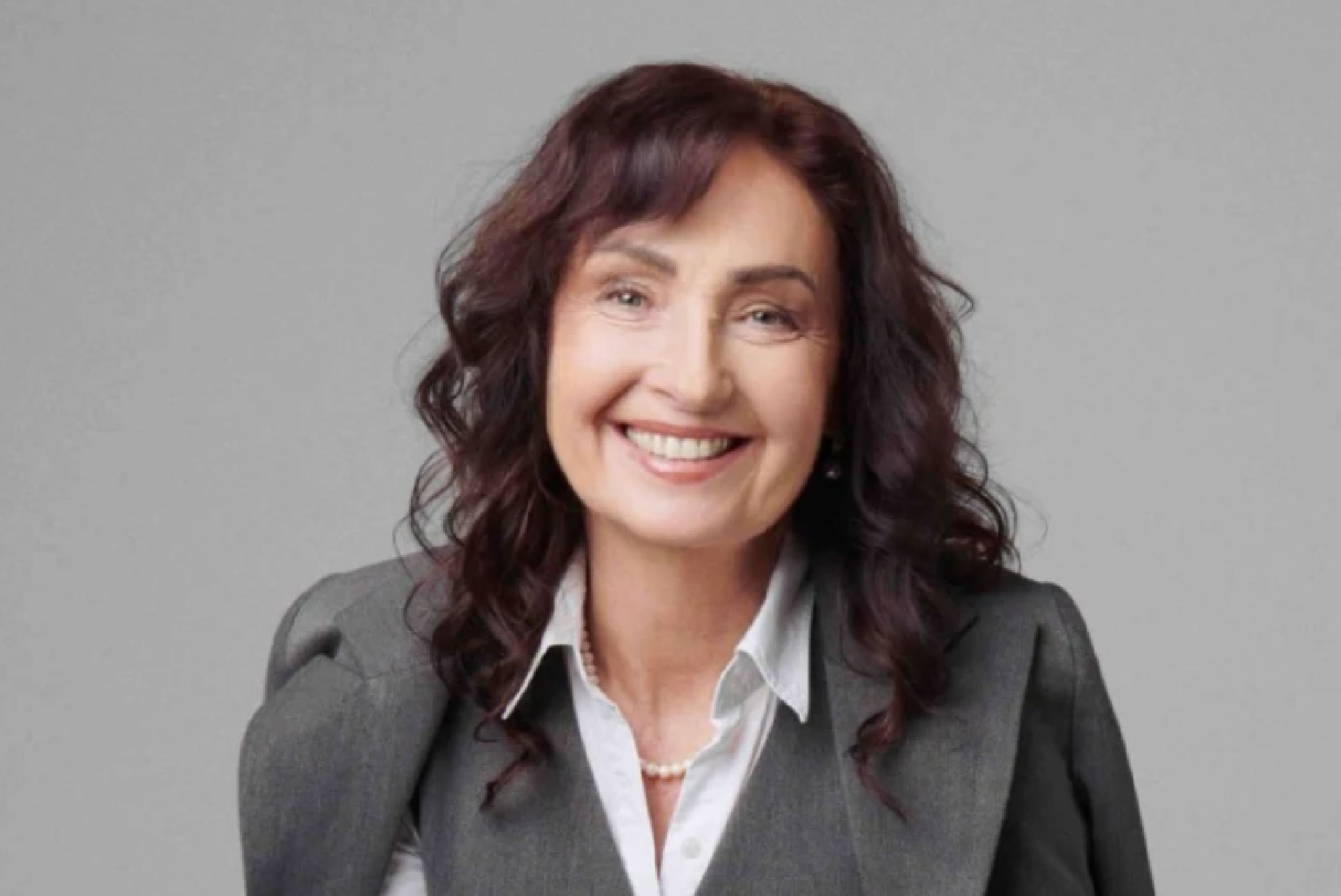 Absolventka FMK UCM je na titulke mesačníka Forbes. Monika Poussard šéfuje trnavskej automobilke