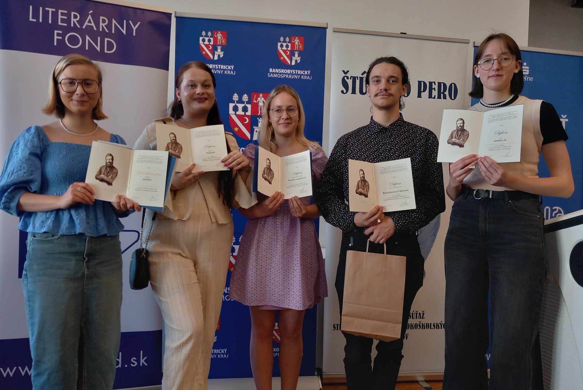 Atteliér je opäť najlepším vysokoškolským časopisom! Má najlepší print, web aj podcasty