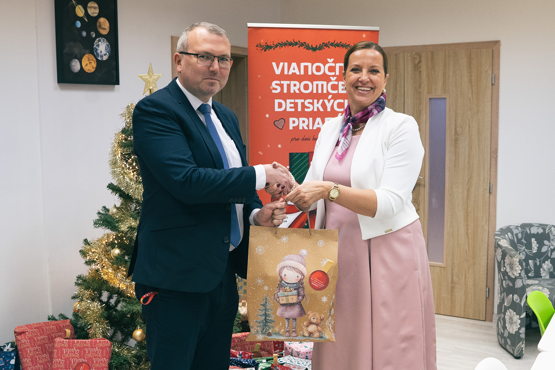 Helping makes sense. Our Christmas tree of children's wishes will make Christmas more beautiful for children