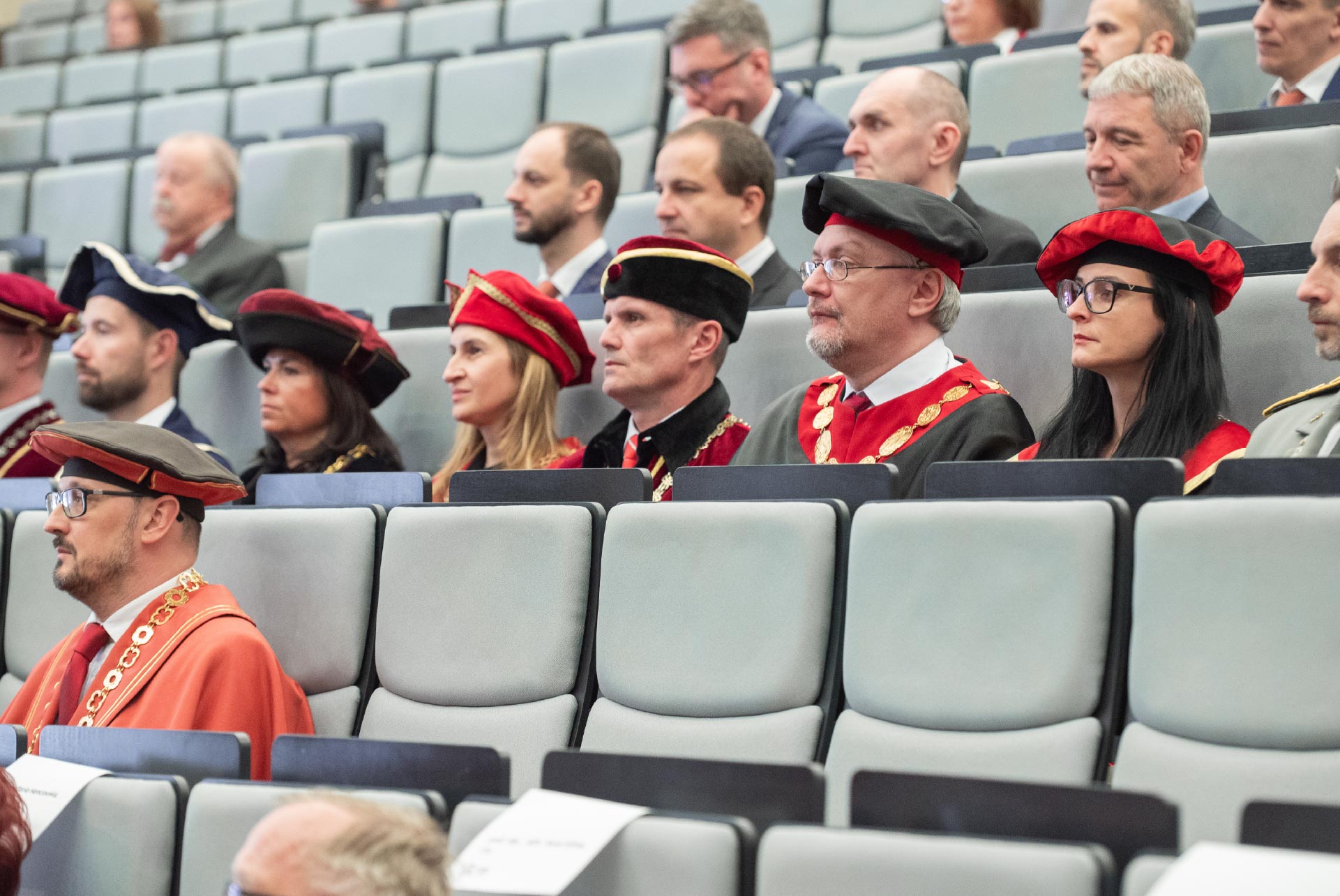 Univerzita udelí čestný titul Doctor honoris causa významnému lingvistovi