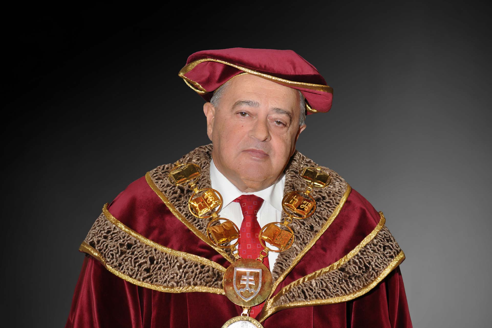 Bývalý rektor Jozef Matúš získal čestné občianstvo Trnavy in memoriam